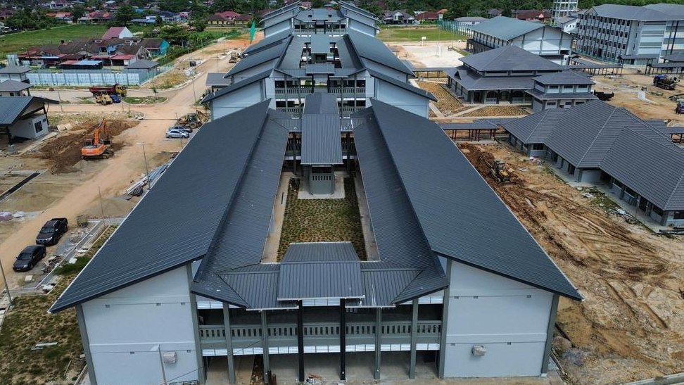 Mosque roof structure